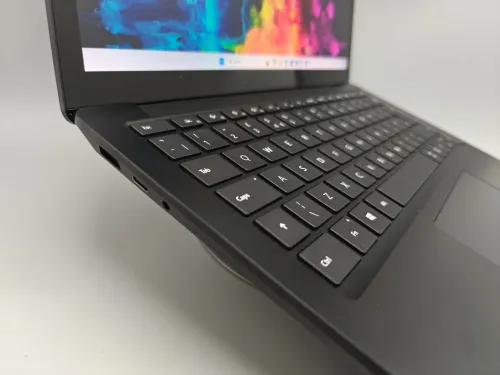 Microsoft Surface Laptop 4 Black TACTILE 2K QHD i7 1185G7 11th 16GB 256GB SSD NVMe 14" QHD TACTILE
