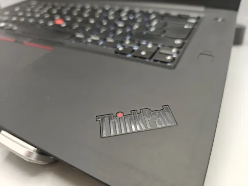 [VENDU] Lenovo Thinkpad P1 Workstation i7 8850H 8th 16GB 512GB SSD NVIDIA QUADRO P2000 15.6" FHD IPS
