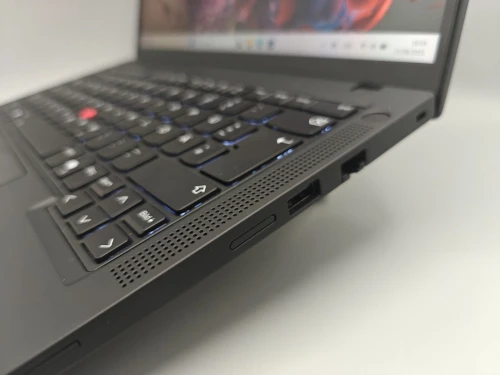 Lenovo Thinkpad T14 Gen 5 TACTILE Ryzen 7 PRO 8840U 32GB DDR5 512GB SSD RADEON 780m 14" WUXGA