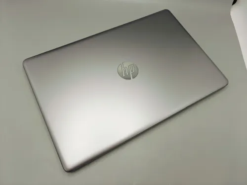 HP 470 G7 i5 10210u 16GB 512GB SSD RADEON 530 2GB GDDR5 17.3" FULL HD IPS