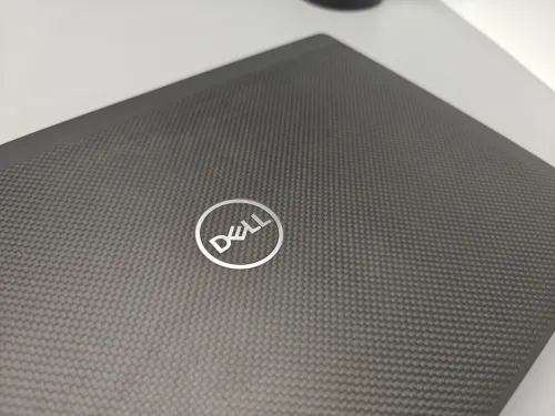 Dell Latitude 7400 Carbon i5 8eme 8GB 256GB SSD NVMe 14" FULL HD IPS TACTILE