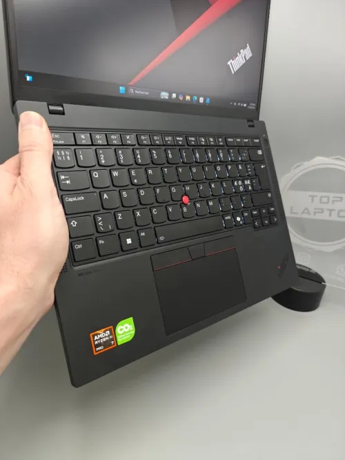 [VENDU] Lenovo Thinkpad P14s Gen 6 Ryzen AI 7 PRO 350 32GB DDR5 1TB SSD RADEON 860m 8GB 14" WUXGA
