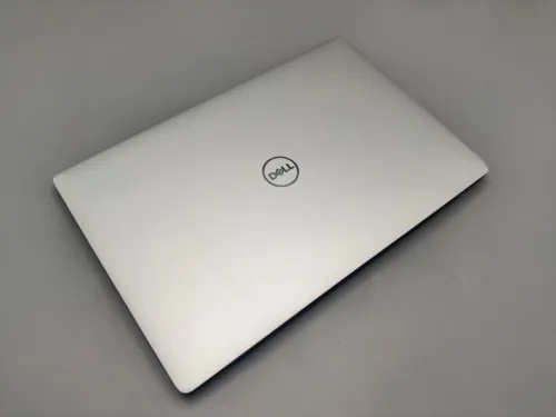 VENDU Dell XPS 9370 Slim i5 8250u 8eme 8GB 256GB SSD 13.3" FULL HD IPS 