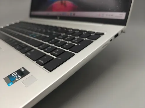 Hp Elitebook 860 G9 intel i7 1255U vPro 12eme 16GB DDR5 512GB SSD NVMe 16.1" FULL HD+ IPS