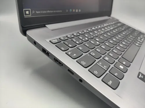 Lenovo IdeaPad 3 Ryzen 7 3700 8GB 256GB RADEON VEGA 10, 15.6" FULL HD