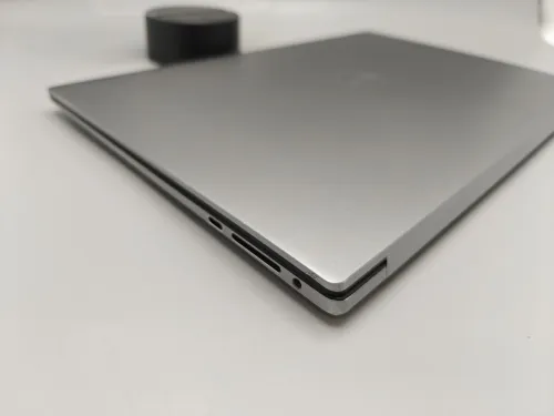 [VENDU] Dell Precision 5560 i7 11800H 11eme 32GB 1TB SSD NVIDIA T1200 15.6" FULL HD IPS