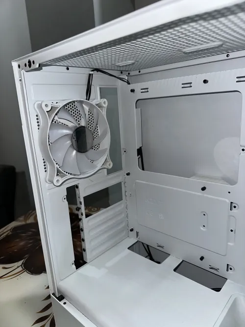 NZXT H5 flow white