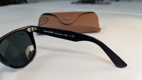 Rayban Wayfarer inclinées