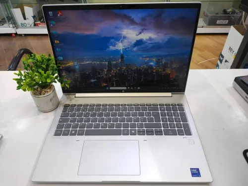 HP PROBOOK 460 G11 Ultra 5 16GB 512ssd. 16P