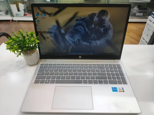 HP Laptop 15 I5 13th 16GB/512GB SSD 15.6P