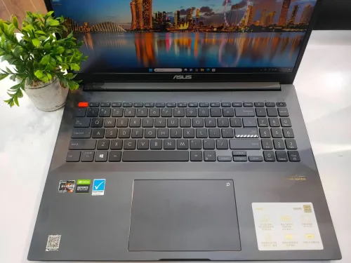 ASUS VIVOBOOK PRO 16X  AMD Ryzen 9  RTX 3050 Ti  512GB ssd  16GB   16P OLED