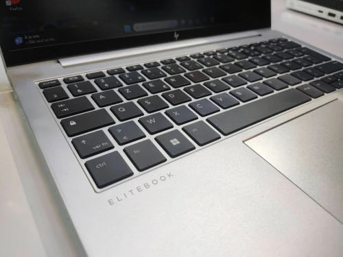 HP EliteBook 830 G10 i5-13th 16GB 512ssd 13.3P