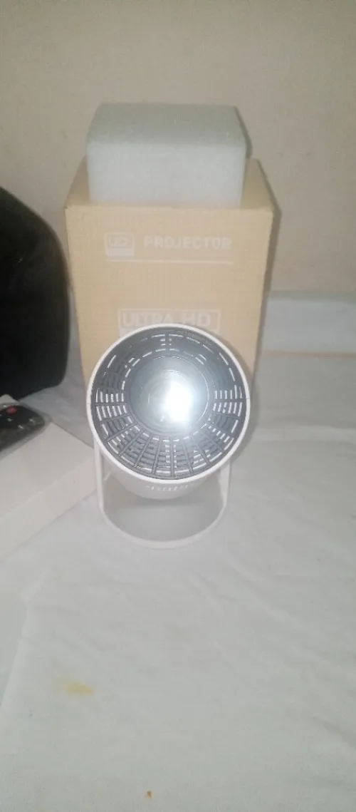 Mini Projecteur 4k sans Android plus écran de projection et pochette noire
