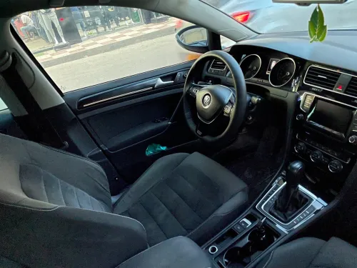 Volkswagen Golf 7 2014 Bleu montions