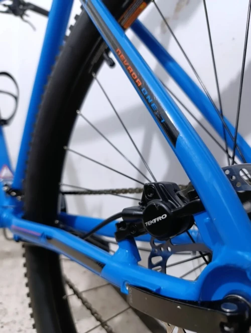 Vélo VTT Fuji Taille XL 29 pouces État Neuf frein Hydraulique 8 Vitesses