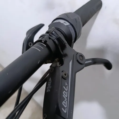 Vélo VTT Rockrider XC 500s Cadre Carbone Taille L 29 pouces 12 vitesses matériel professionnel neuf