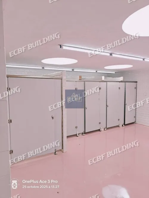 HPL - Cabine sanitaire et cassier en hpl
