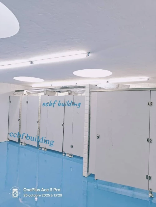 HPL - Cabine sanitaire et cassier en hpl