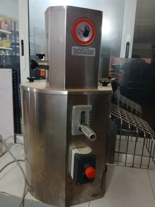 Mschine à pain professionnel inox marque Hobart