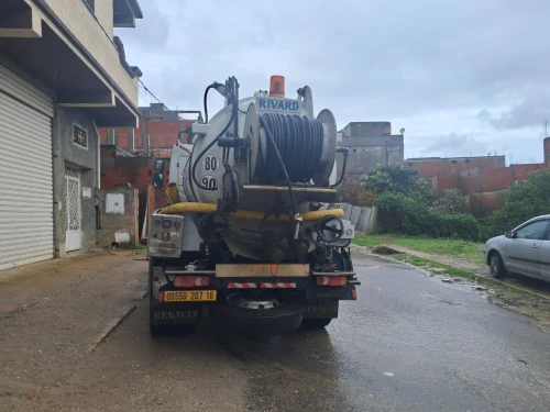 Camion vidange débouchage canalisation nettoyage