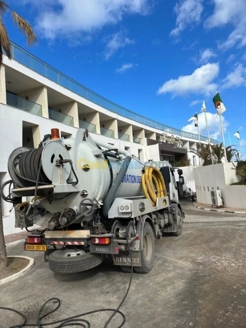Camion vidange débouchage canalisation nettoyage