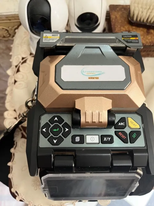 Soudeuse de fibre optique  KRONACOM KRN760