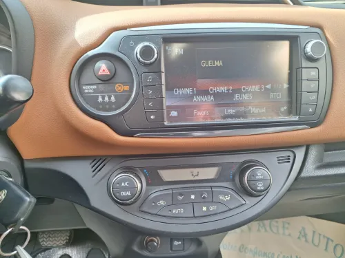 Toyota Yaris 2015 Hatchback française