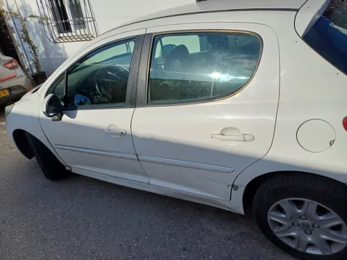 Peugeot 207 2012 Fennec