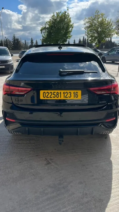 Audi Q3 2023 S line