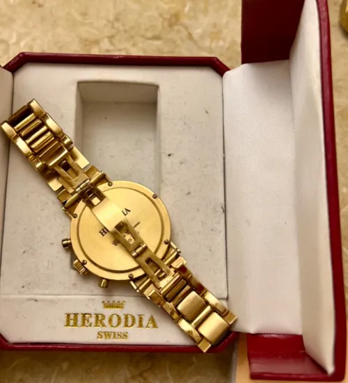Montre en or 18 k / 75 gramme collection limited
