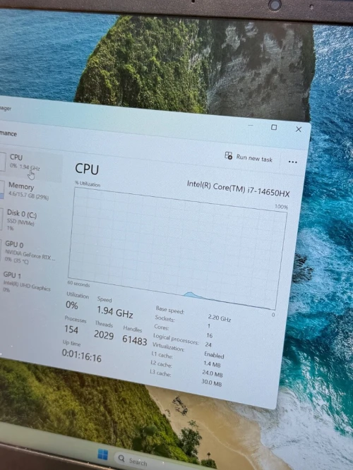 HP Omen 16 | Intel Core i7-14650HX | 16 Go DDR5 5600 | RTX 4060 8 Go | 512 SSD NVMe | Écran 16 QHD 240 Hz | Audio HyperX