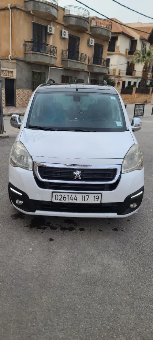 Peugeot Partner 2017 Tepee Allure 