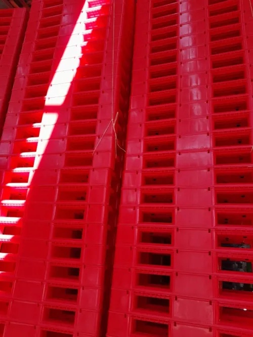 Caisse de rangement et palette