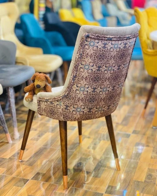 Chaises et tables