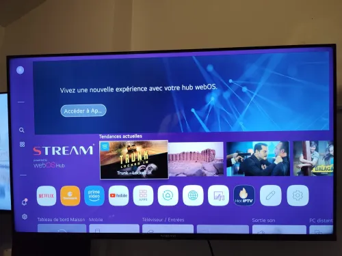 STREAM SMART TV 4K + support mural