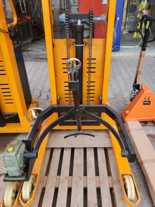 Gerbeur de fût semi-électrique et manuel 