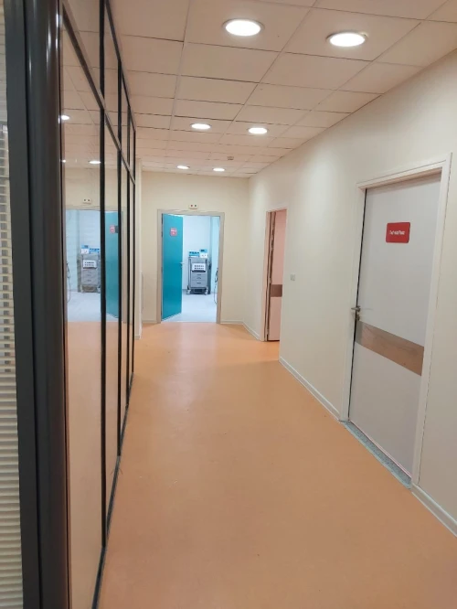 Plombage contre RAY X.   Revêtement sol