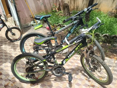 A vendre 2 vélos