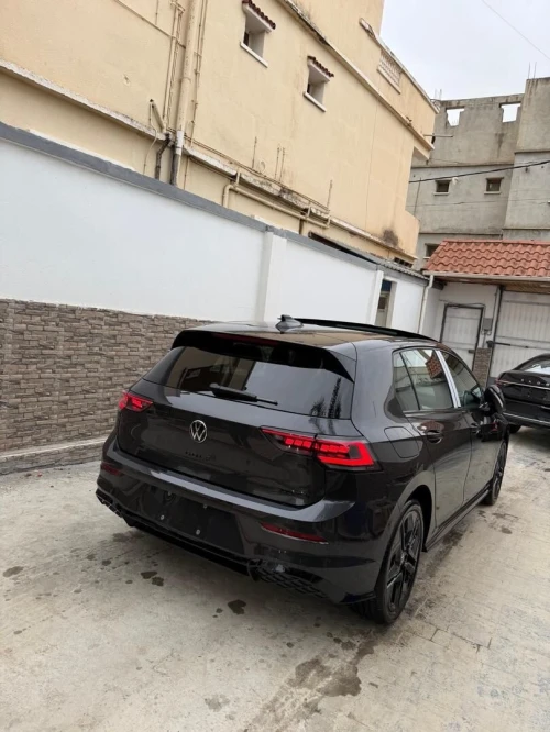 Volkswagen Golf 8 2025 R Black Edition 