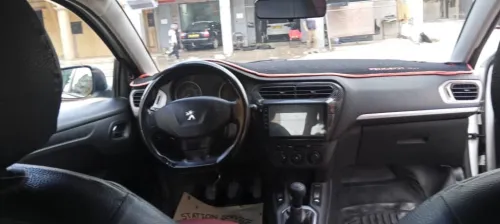 Peugeot 301 2014 Fennec