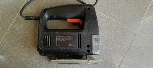 Scie sauteuse Black & Decker made in England