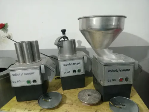 Coupe légumes éplucheuse bras mixeur 