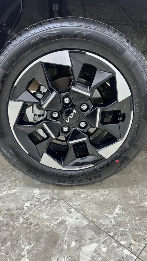 Kia Sonet  2025 luxry