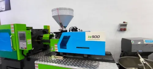 Machine injection de plastique 200 ton