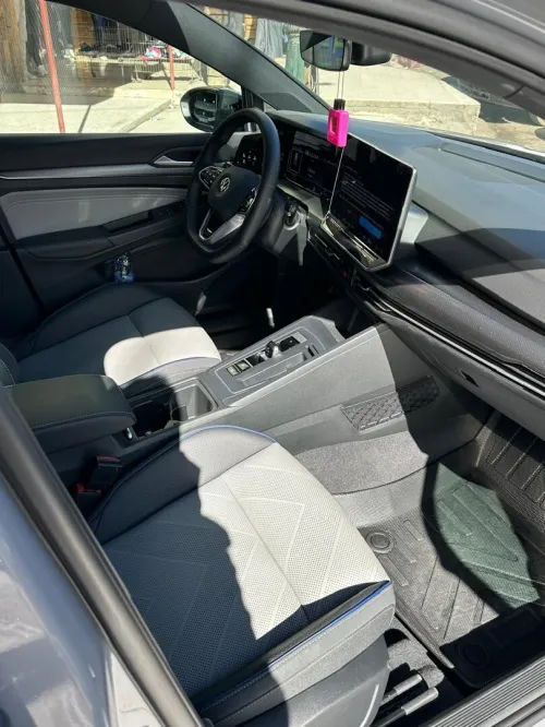 Volkswagen Golf 8 2025 R-Line