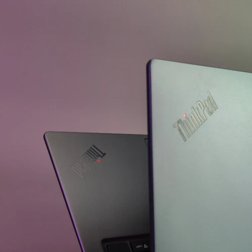 Lenovo Thinkpad x9-14 aura edition ultra 7 258v 32gb lpddrx5  1 tb SSD écran 14" OLED