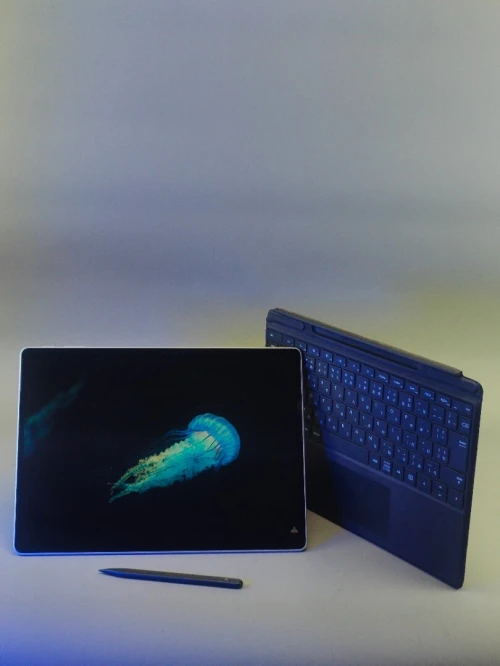 MICROSOFT SURFACE PRO 9 I5-1235U 16GB DDR5 SSD 256GB ÉCRAN 13" PIXELSENS 2,8K + AVEC STYLET