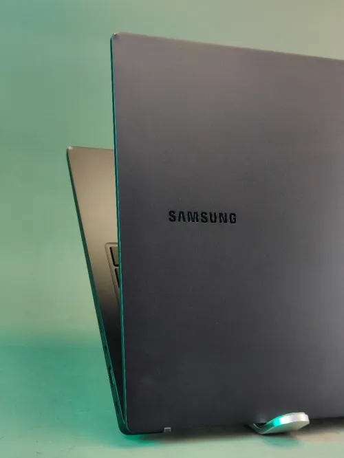 SAMSUNG  GALAXY BOOK 2 15 I7-1255U RAM 16GB SSD 512GB INTEL IRIS XE ÉCRAN 15,6"