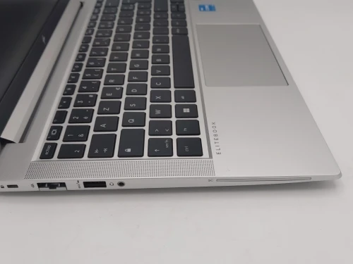 HP ELITEBOOK 630 G9 i3 1215U 8 Go DDR4 256 Go SSD 13 Pouces Intel UHD Graphics