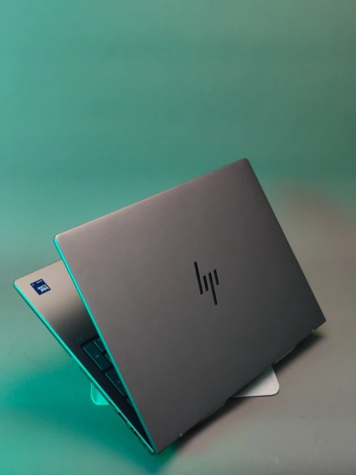 HP ZBOOK 8 g1i 16 inch ultra 7 255h rtx 500 ADA + INTEL ARC 140T 32GB RAM DDR5 1TB SSD ÉCRAN 16 WUXGA